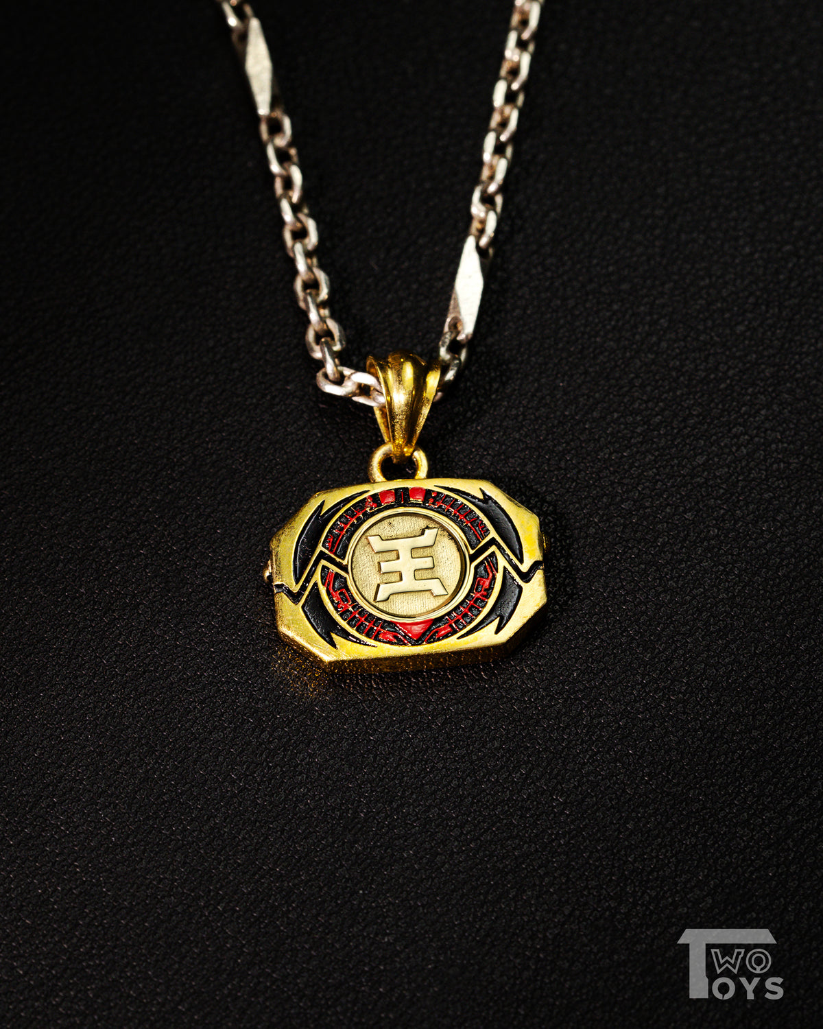 Silver Pendant,Tyrannosaurus, Mastodon, Triceratops, Sabertooth Tiger,Pterodactyl,Gold Ranger