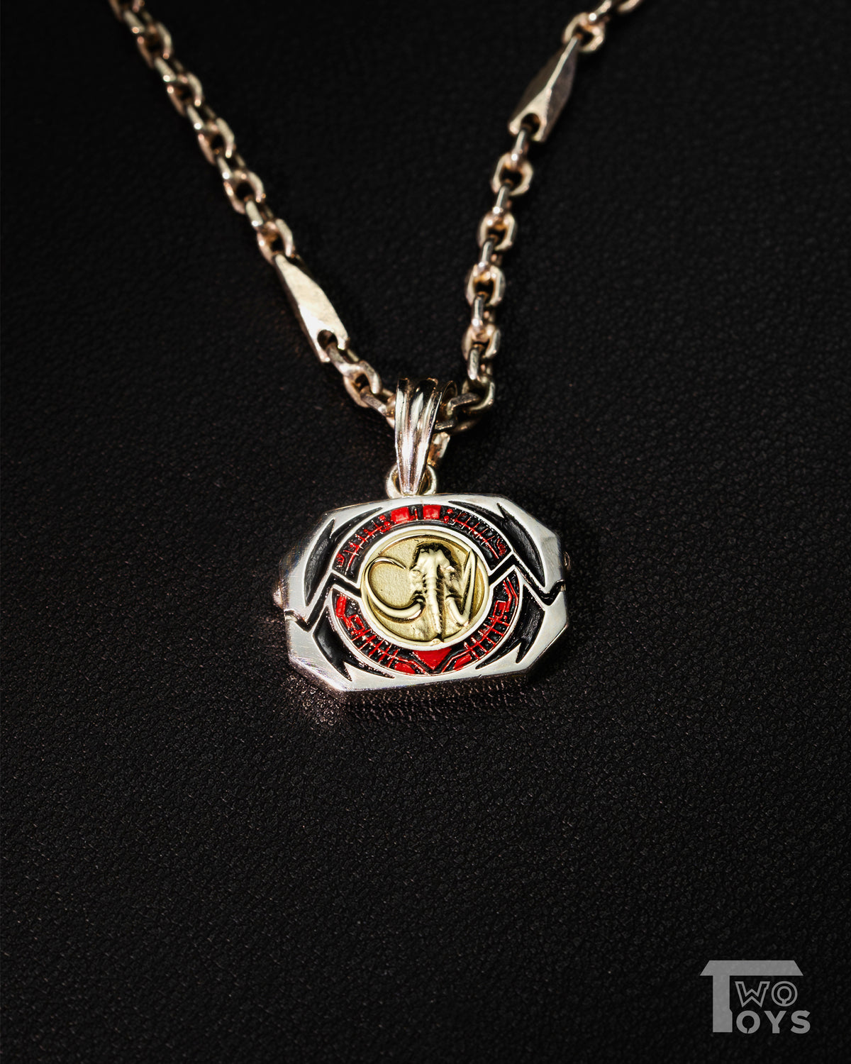Silver Pendant,Tyrannosaurus, Mastodon, Triceratops, Sabertooth Tiger,Pterodactyl,Gold Ranger