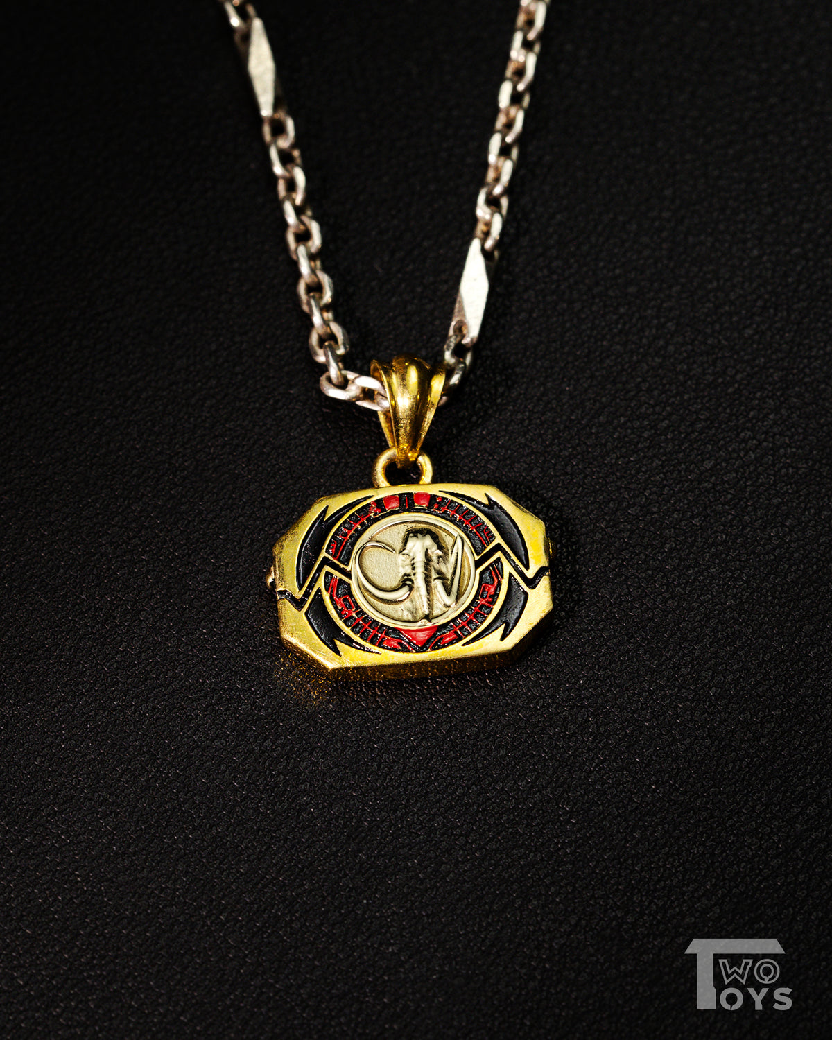 Silver Pendant,Tyrannosaurus, Mastodon, Triceratops, Sabertooth Tiger,Pterodactyl,Gold Ranger